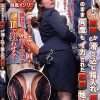 スカートの隙間から滑り込む指入れ痴●で着衣のまま何度もイカされた敏感地味娘