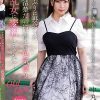 十年ぶりに再会した清楚だった同級生は色気漂う淫乱女に変貌していた！ 中丸未来